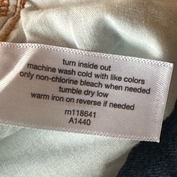 Lane Bryant Mid-Rise Signature Fit Relaxed Straight Leg Jeans - Picture 7 of 7